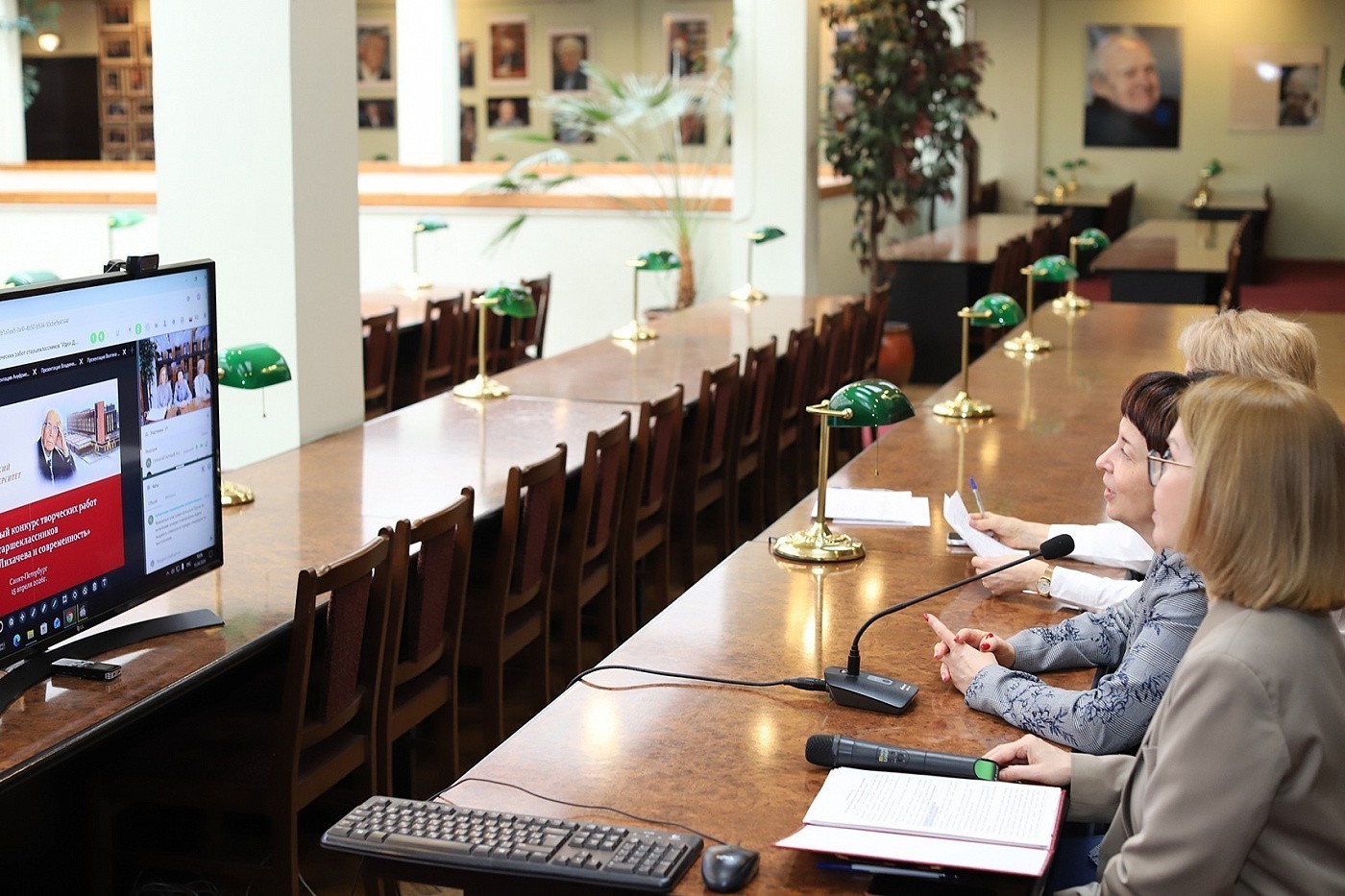 Фото №1/1 к новости «15 апреля. В СПбГУП состоялся финальный этап XX Международного конкурса творческих работ старшеклассников «Идеи Д.С.&nbsp;Лихачева и современность» в дистанционном формате.»